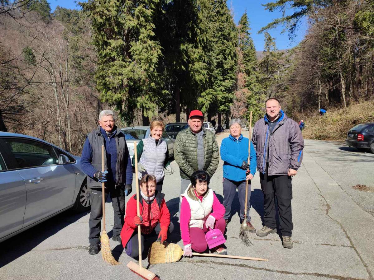 Radna akcija članova HPD ʺSokolovacʺ Požega povodom nadolazećih 40. ʺPapučkih jaglacaʺ