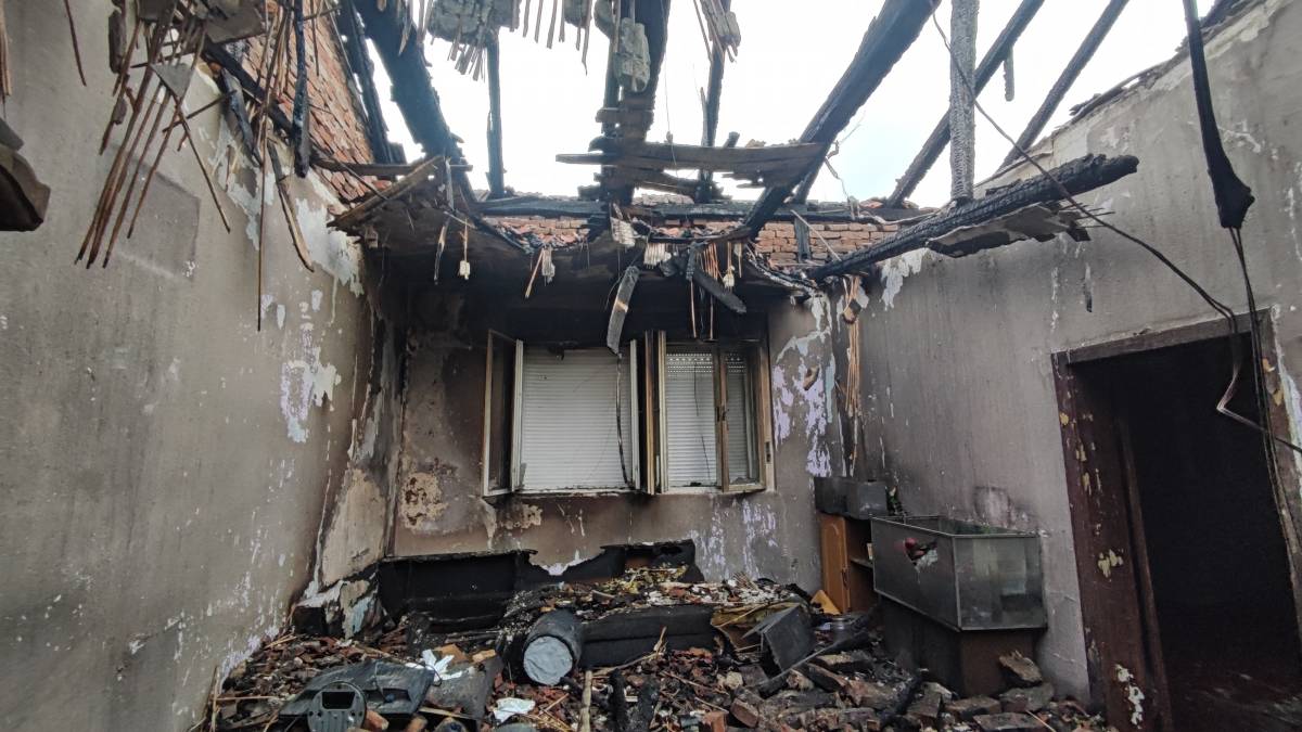 NESREĆA U PLETERNICI: Obitelj Kolobarić u sinoćnjem požaru ostala bez gotovo svega