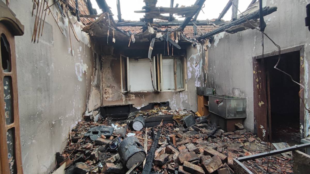 NESREĆA U PLETERNICI: Obitelj Kolobarić u sinoćnjem požaru ostala bez gotovo  svega