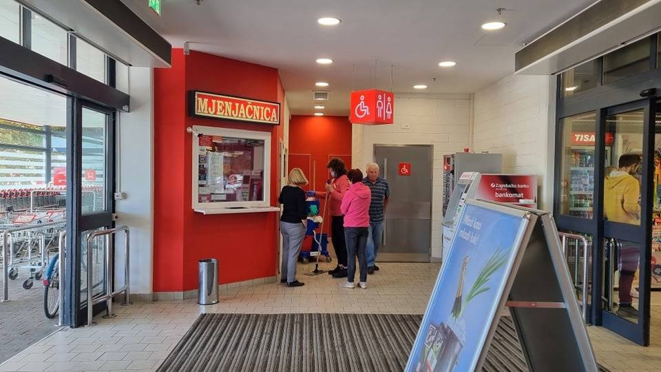 Hrvati navalili u mjenjačnice: Valuta se kupuje kao što se kupuje ulje po dućanima