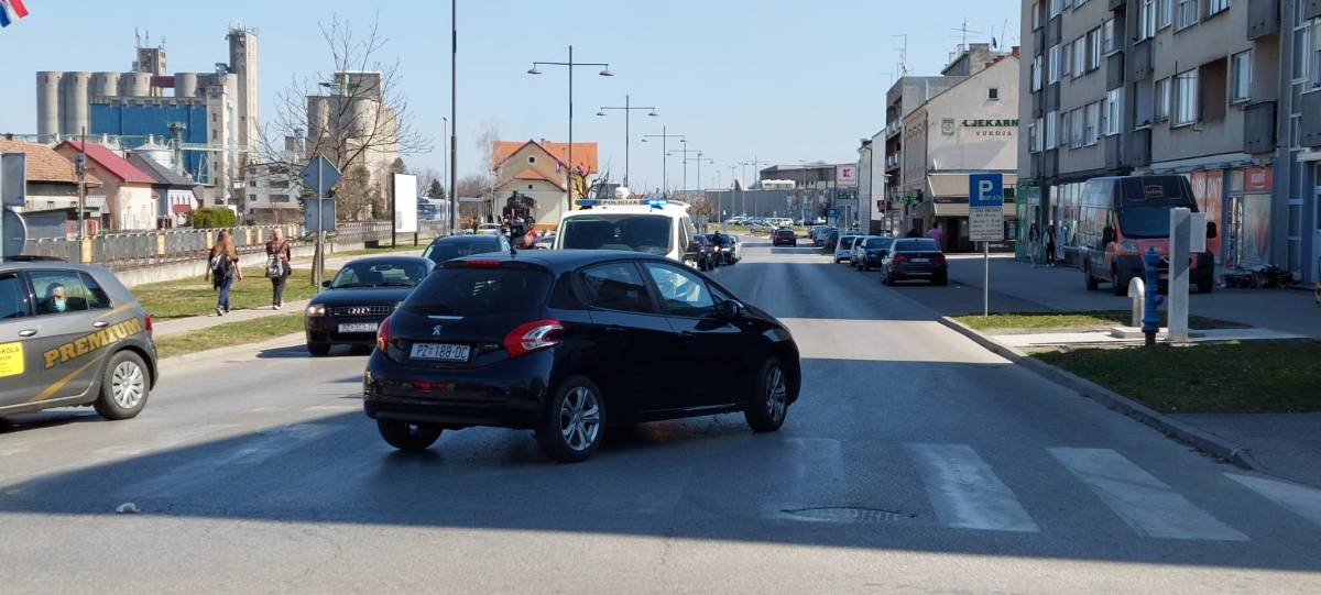  69-godišnjakinja u Požegi na pješačkom prijelazu udarila u  61-godišnjakinju 