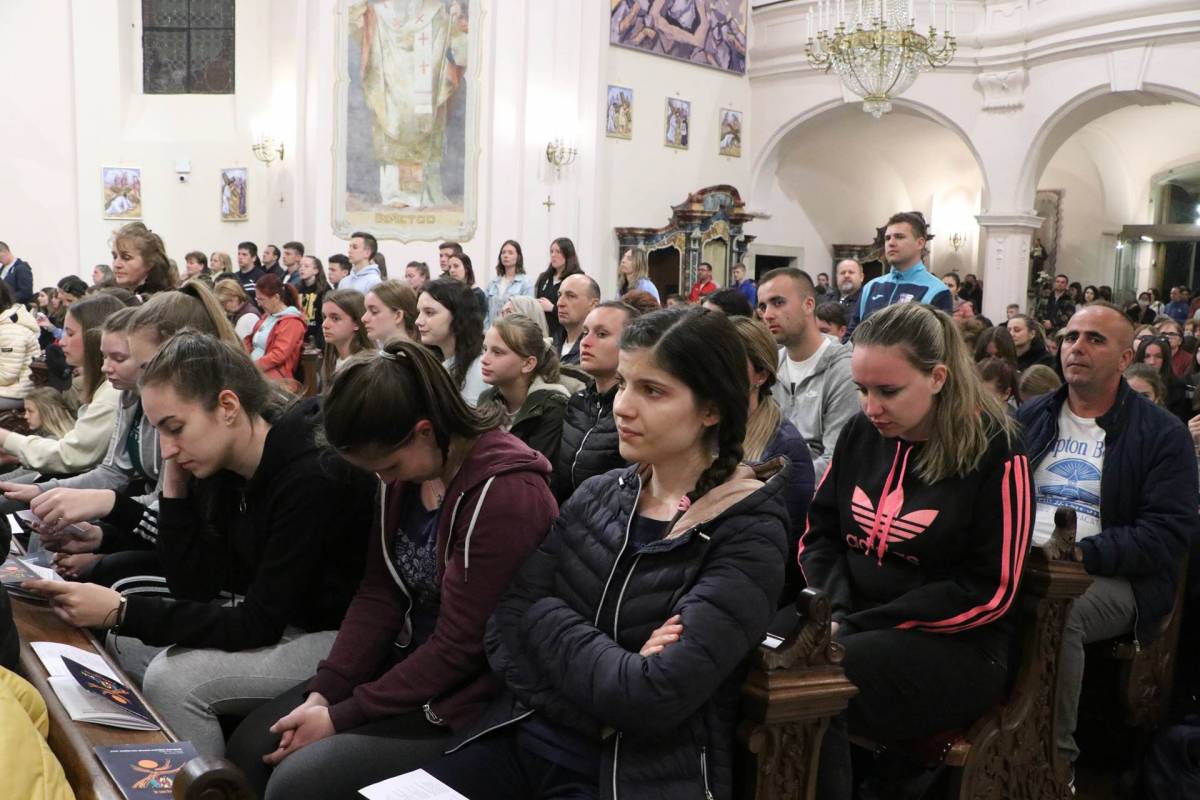 Održan 23. Križni put mladih Požeške biskupije pod geslom „Ja sam Put i Istina i Život“