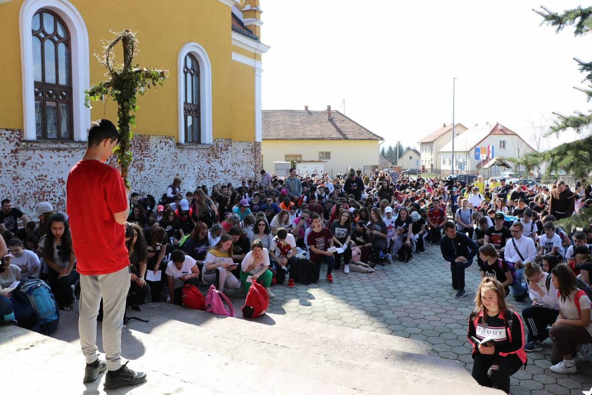 Održan 23. Križni put mladih Požeške biskupije pod geslom „Ja sam Put i Istina i Život“