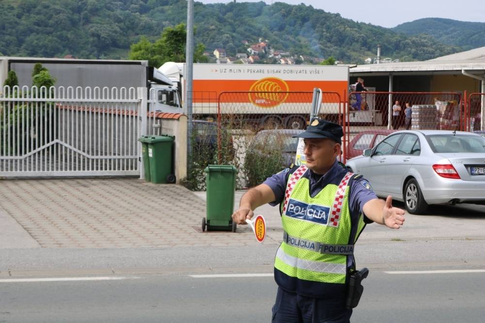 Sutra preventivno-represivna akcija usmjerena na nadzor traktora u prometu
