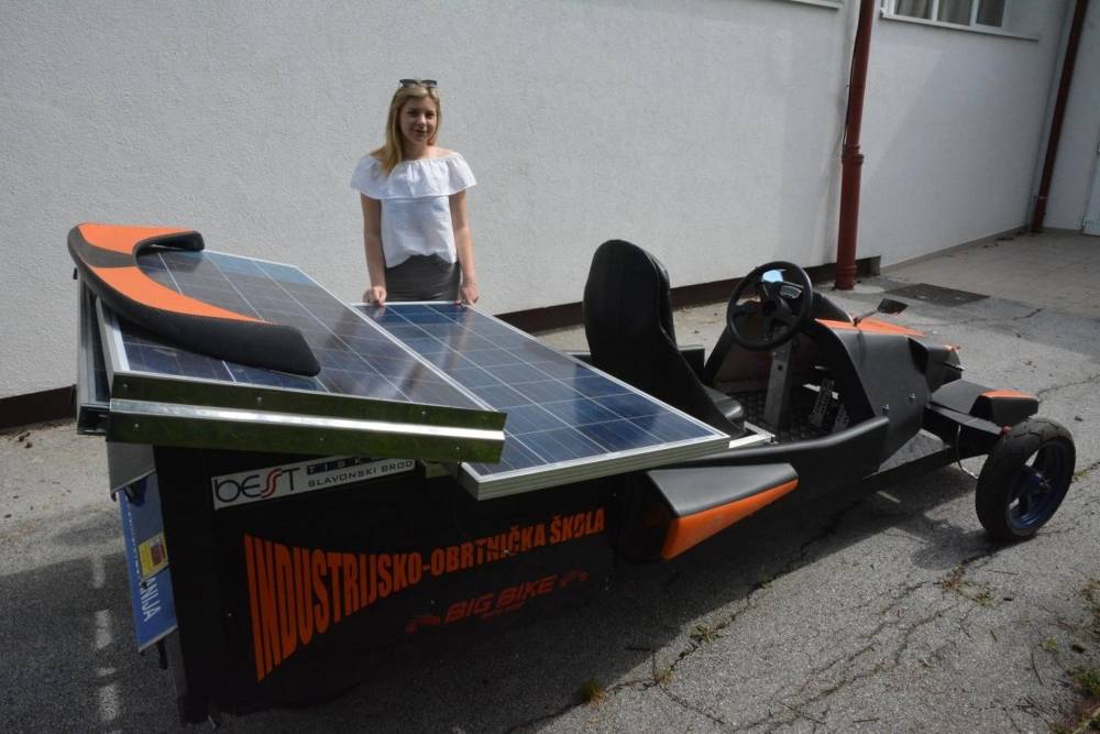 Maturantica iz Gradca najljepše dizajnirala solarno vozilo i u utrci pretekla muške konkurente