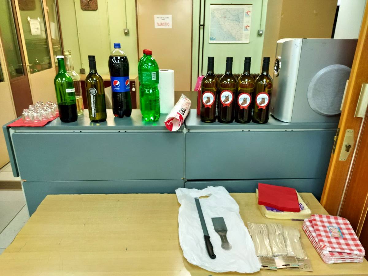 Završila je 4. Opća planinarska škola u HPD Gojzerica Požega