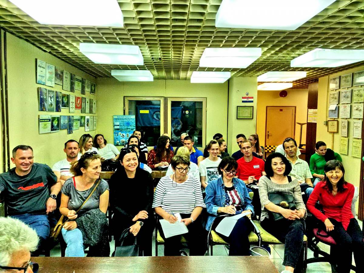 Završila je 4. Opća planinarska škola u HPD Gojzerica Požega