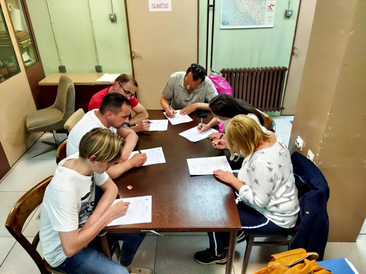 Završila je 4. Opća planinarska škola u HPD Gojzerica Požega