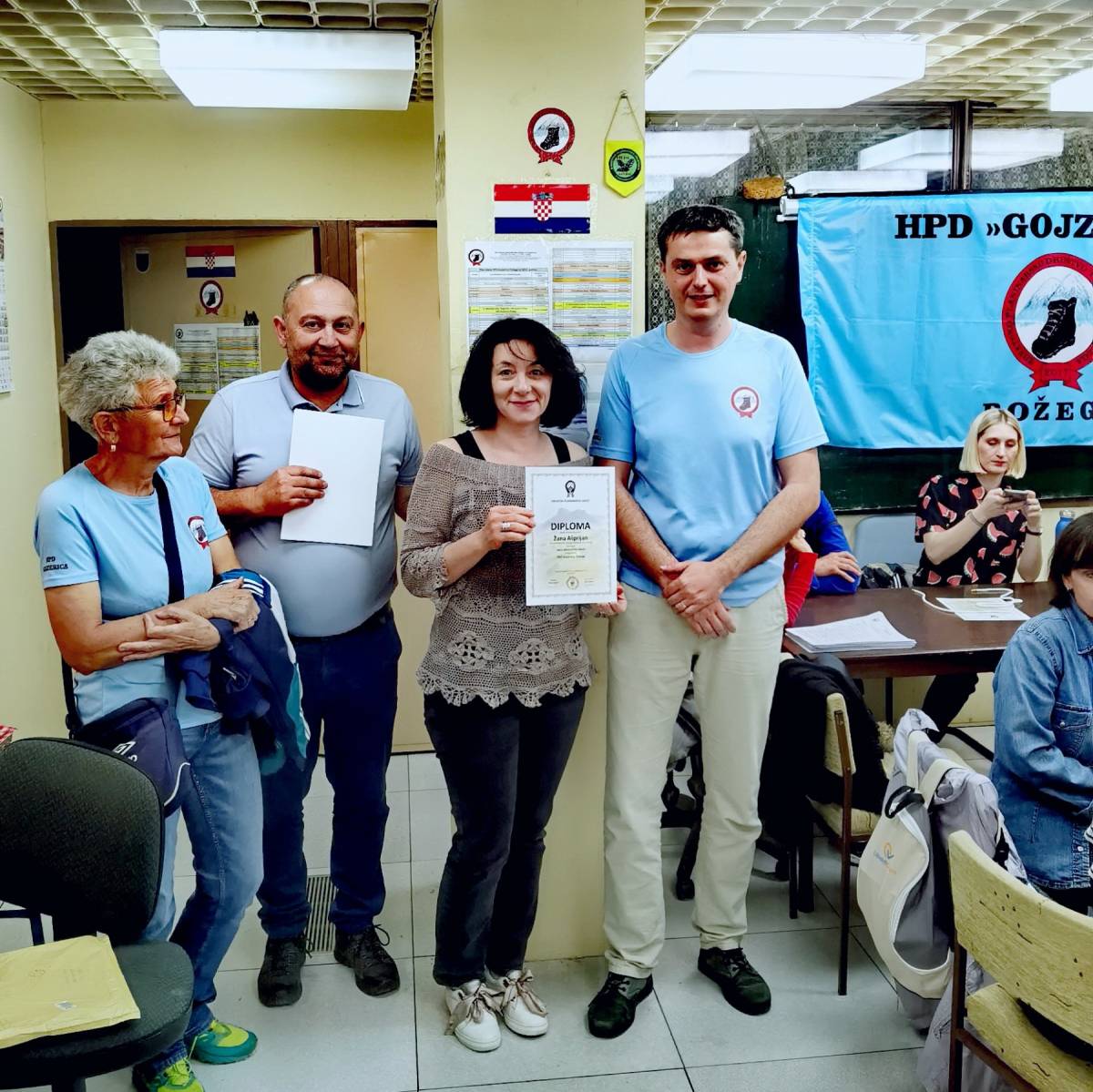 Završila je 4. Opća planinarska škola u HPD Gojzerica Požega