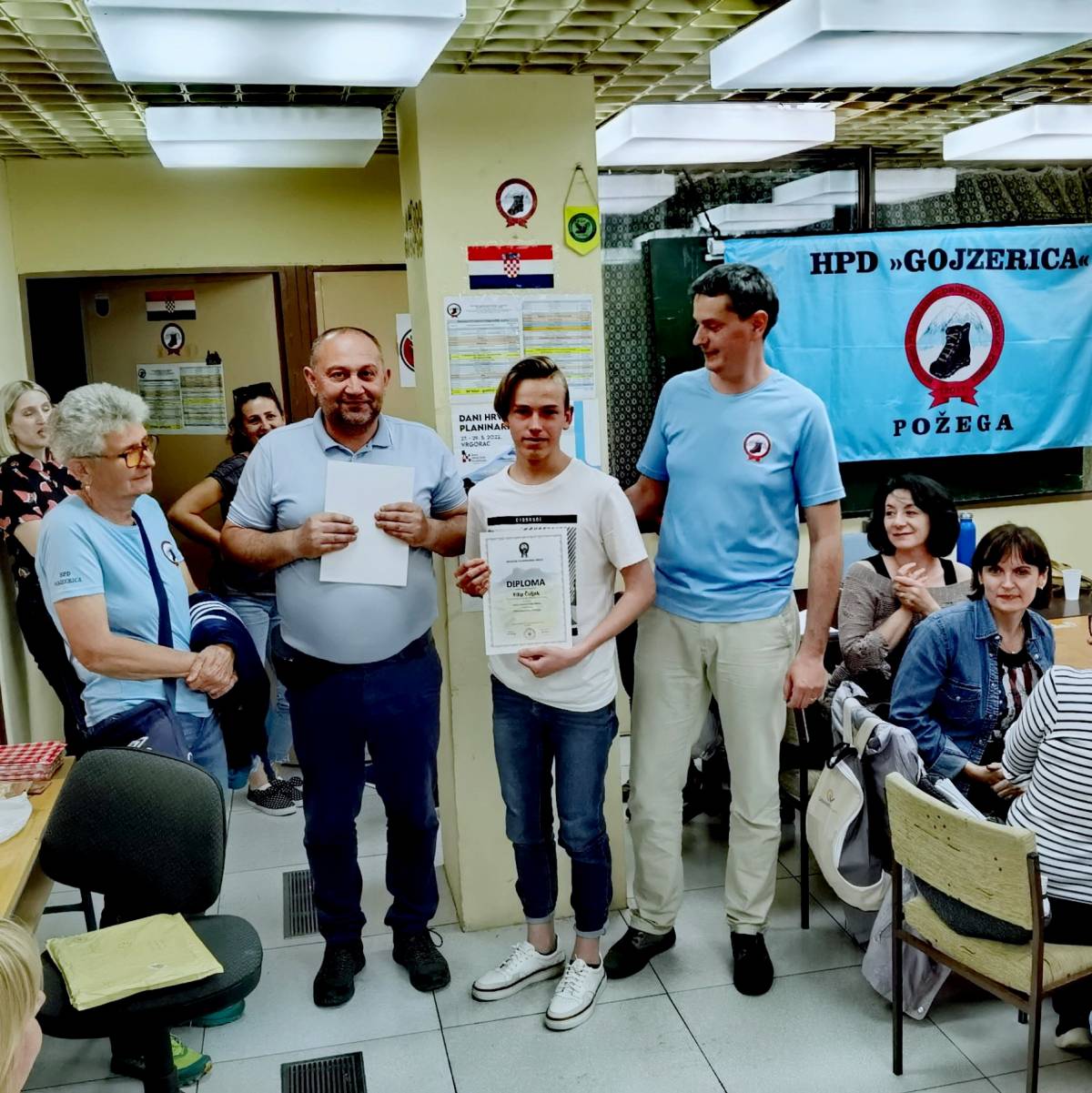 Završila je 4. Opća planinarska škola u HPD Gojzerica Požega