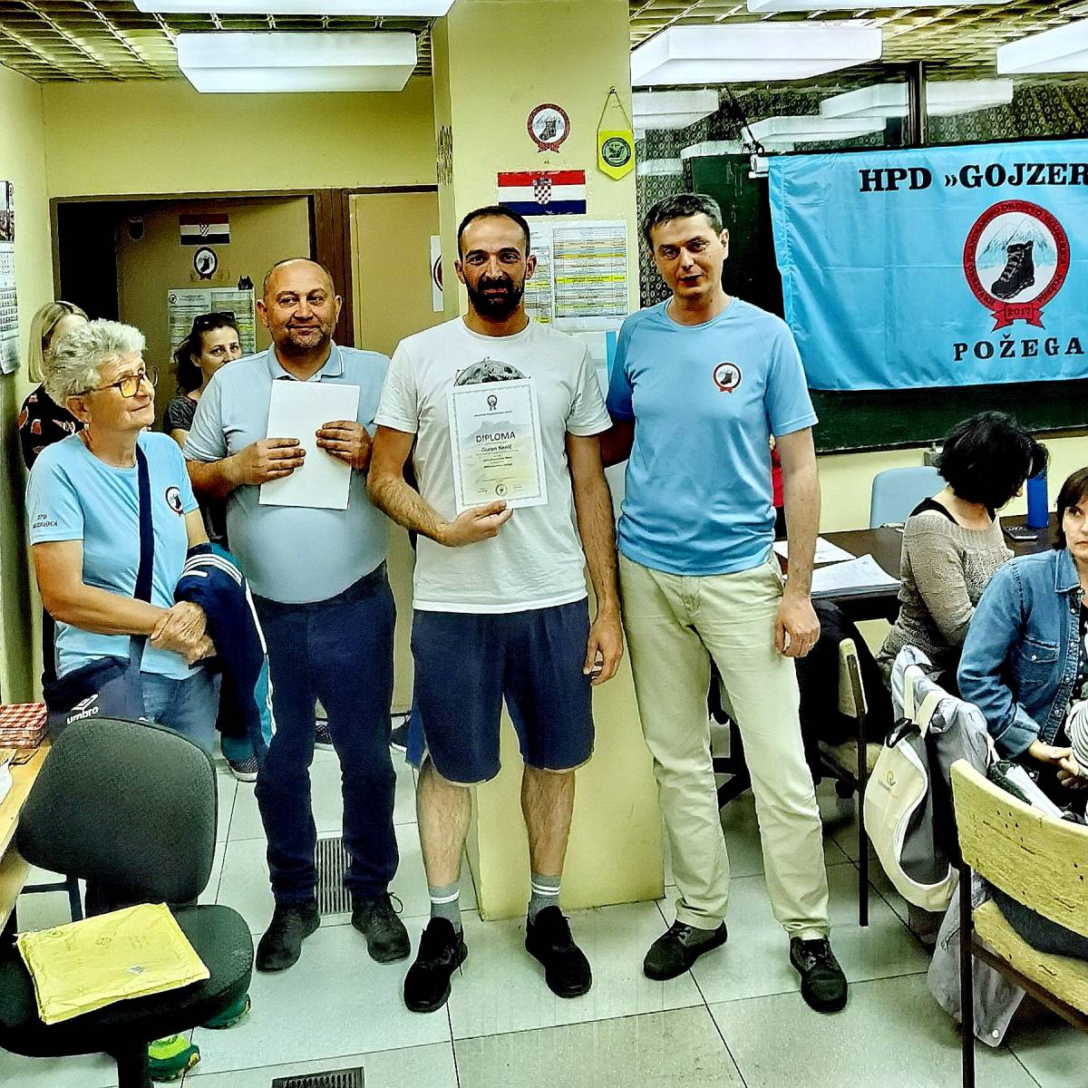 Završila je 4. Opća planinarska škola u HPD Gojzerica Požega