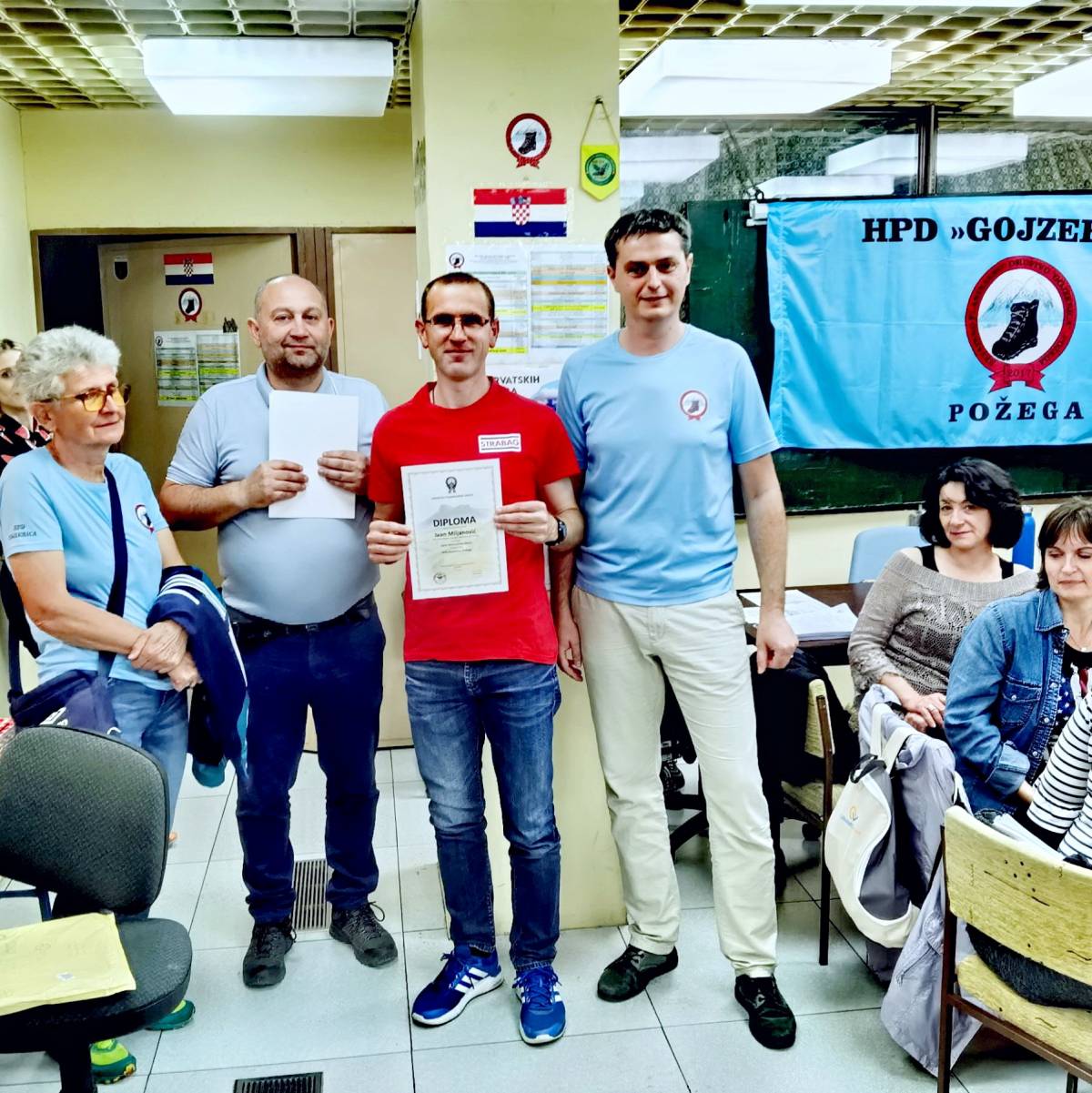 Završila je 4. Opća planinarska škola u HPD Gojzerica Požega