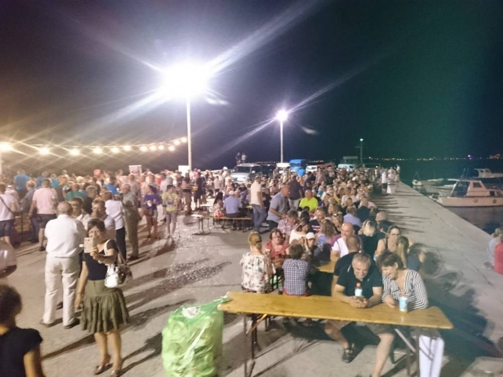 VEČER HRVATSKIH DELICIJA: Obrtnici Lipika i Pakraca gostovali u Kaštelima