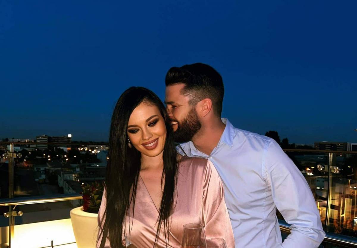 Naš najljepši frajer 2021. godine ljubi gospođu savršenu. Maria i Dominik uhvaćeni na eventu pinklife