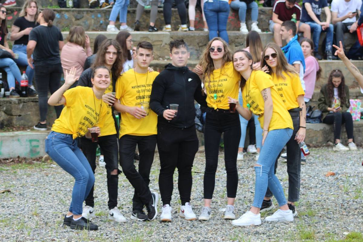 MATURANTI: Biramo najbolje ovogodišnje maturantske majice!