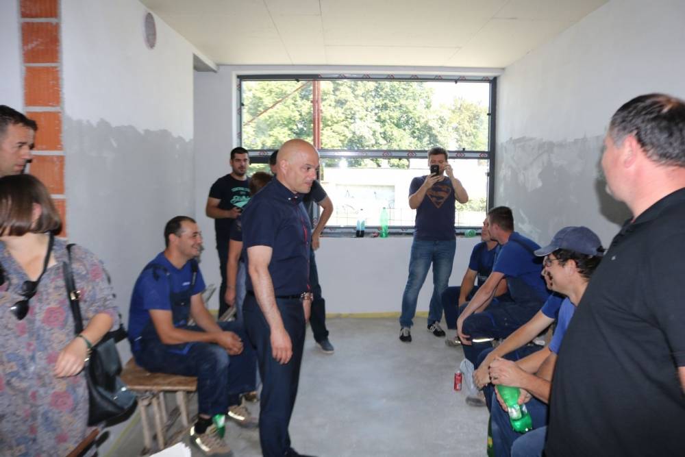 Gradonačelnik obišao radove na OŠ D. Cesarić, ʺNesposobni i ljubomorni slobodno mogu i dalje pisati kaznene prijave jer meni je to poticaj višeʺ