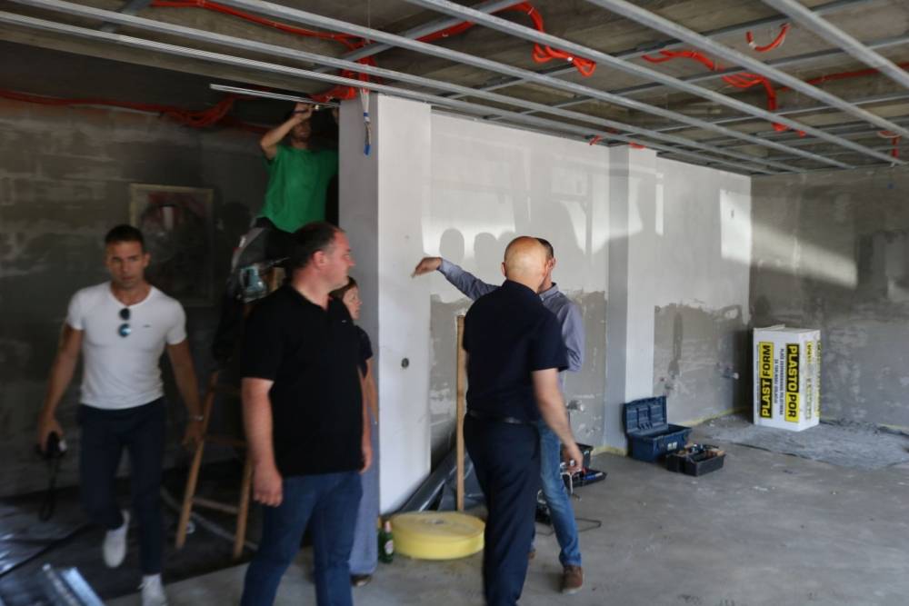 Gradonačelnik obišao radove na OŠ D. Cesarić, ʺNesposobni i ljubomorni slobodno mogu i dalje pisati kaznene prijave jer meni je to poticaj višeʺ