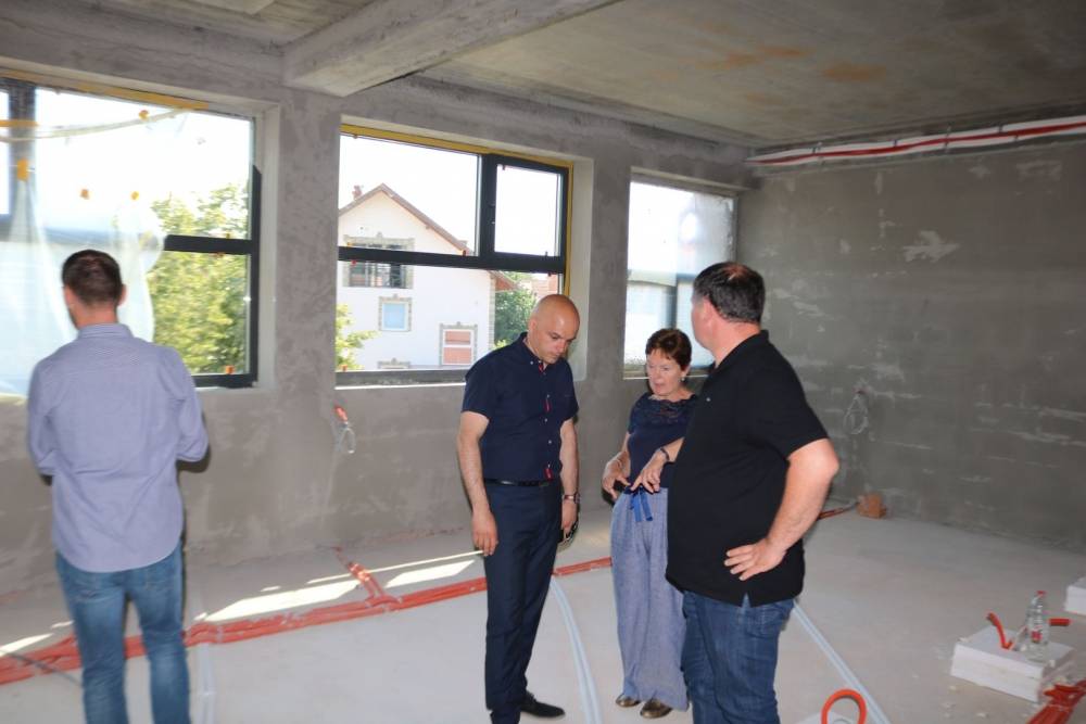 Gradonačelnik obišao radove na OŠ D. Cesarić, ʺNesposobni i ljubomorni slobodno mogu i dalje pisati kaznene prijave jer meni je to poticaj višeʺ