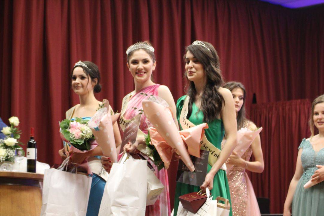 FESTIVAL GRAŠEVINE: Nova kraljica graševine 2022. je Matea Solić