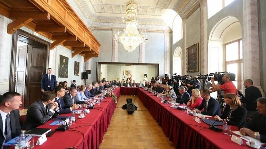 Predsjednik Vlade i članovi Vlade sa županima: ʺOstvarena je konkretna projektna suradnja Vlade i lokalnih zajednicaʺ