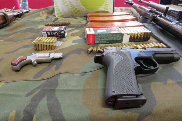 TREŠTANOVCI: 58-godišnjakinja u kući pronašla pištolj i 17 komada streljiva