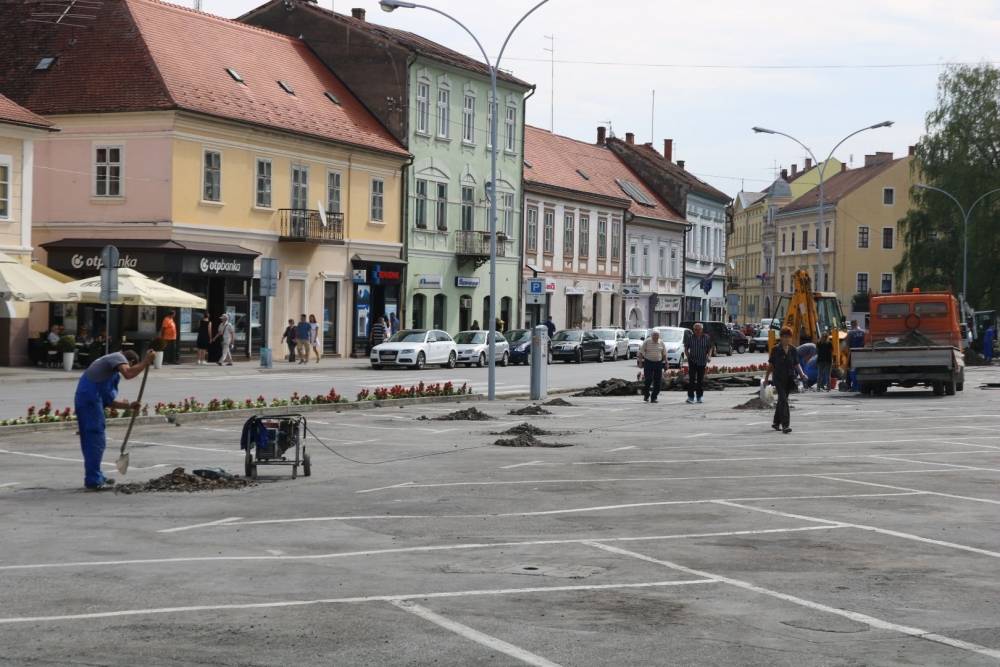Započeli radovi na uređenju Trga Sv. Trojstva