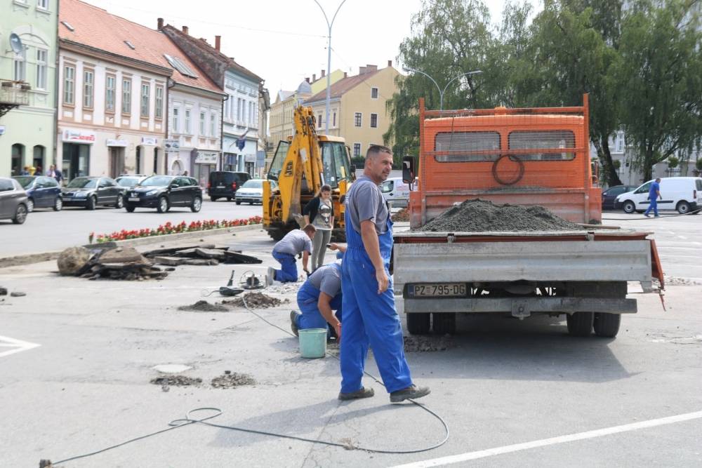 Započeli radovi na uređenju Trga Sv. Trojstva