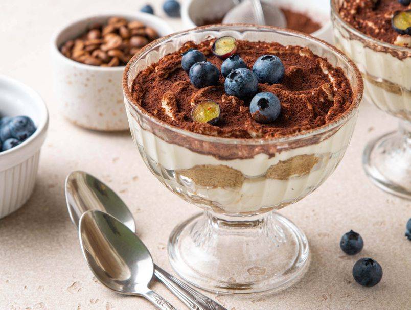 Tiramisu s borovnicama: Najlakši recept za prefini ljetni desert u čaši
