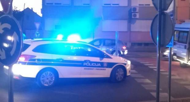 UPRAVO: Muškarac pao sa skele u Velikoj