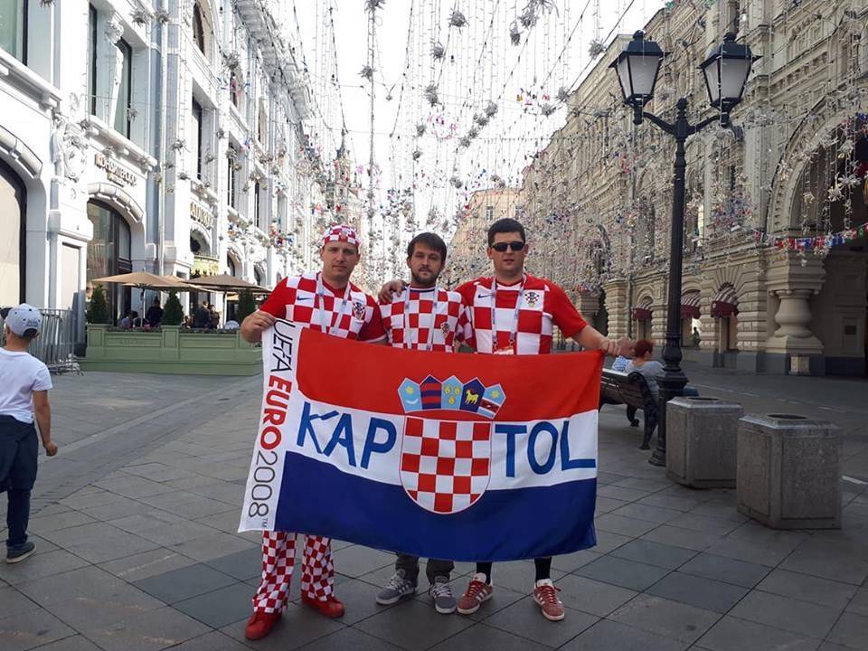 Večeras će se u Moskvi vijoriti i natpis ʺKAPTOLʺ: Eduardo, Dario i Zlatko  na finalnoj utakmici