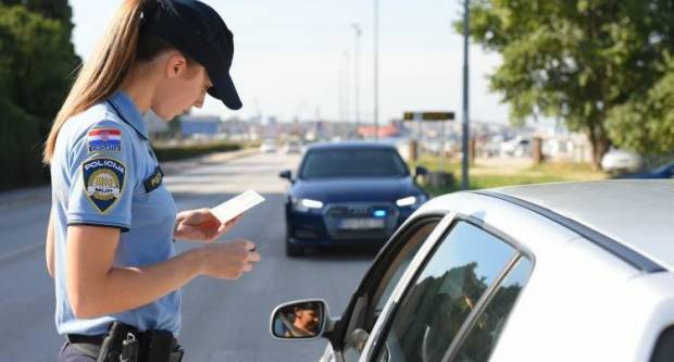 Na ceste stižu nove policijske ʺKobreʺ: Juriti će 300 km/h, a tablice će vam čitati automatski