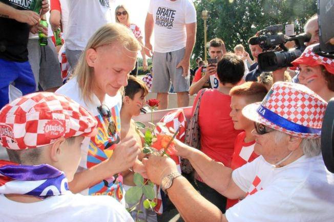 Šokačka nošnja i Vidin bećarac za Domagoja