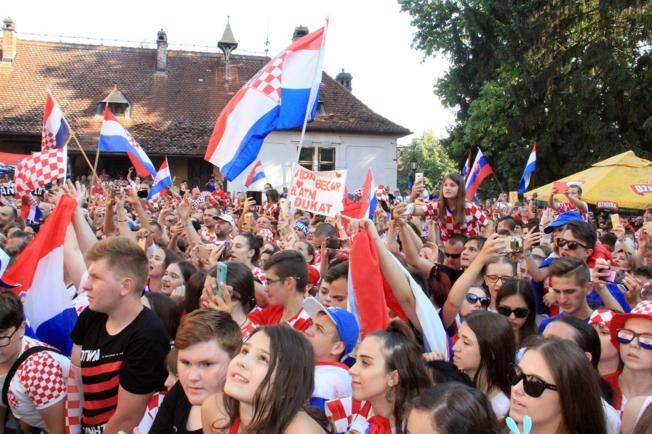 Šokačka nošnja i Vidin bećarac za Domagoja