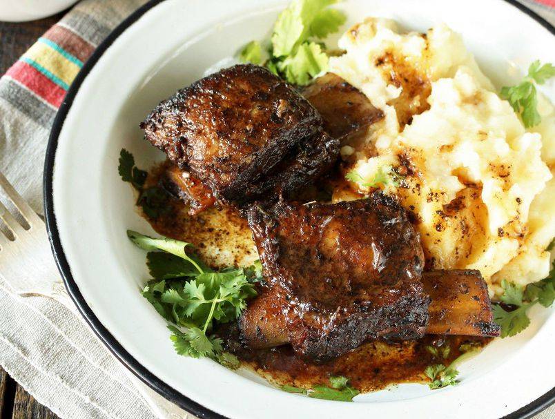 Juneća rebra iz pećnice: Trik za meso koje pada s kosti i topi se u ustima