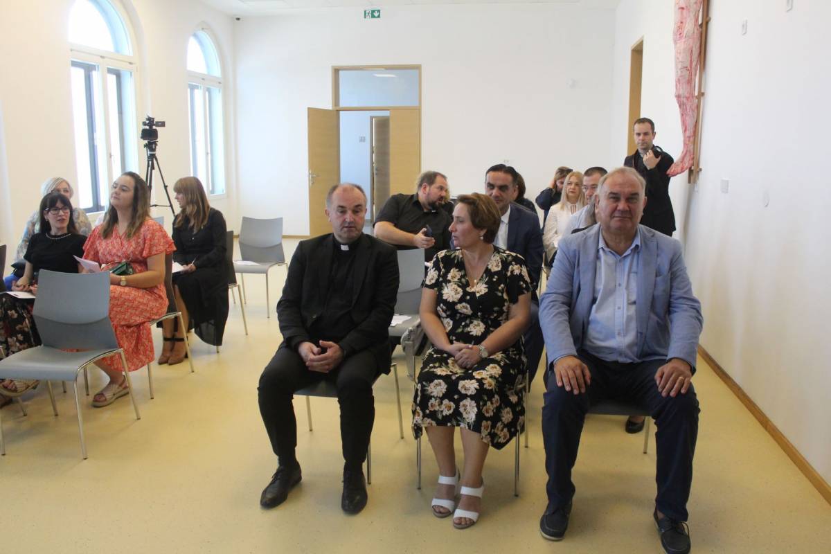 Caritas Požeške biskupije predstavio ciljeve i aktivnosti projekta ʺPro Vita et Familiaʺ