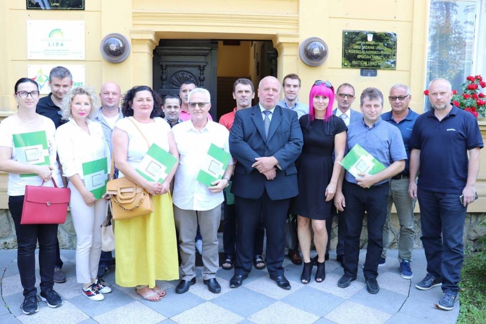 Potpisani ugovori o potporama između Grada Lipika i trinaest lipičkih poduzetnika