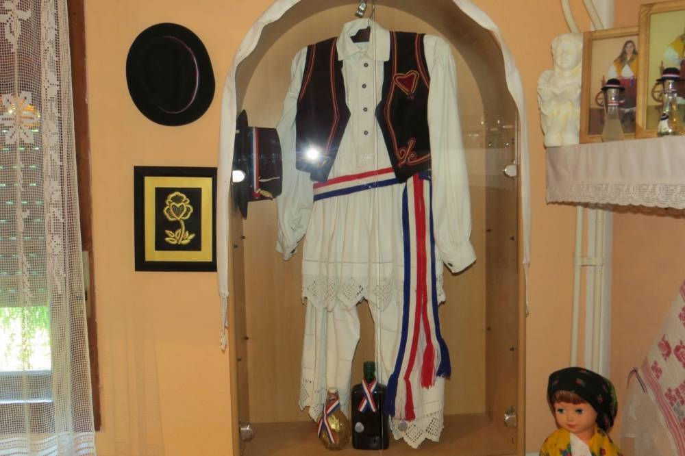 Velika ljubav Ankice Pipić prema starinama i raznim rukotvorinama