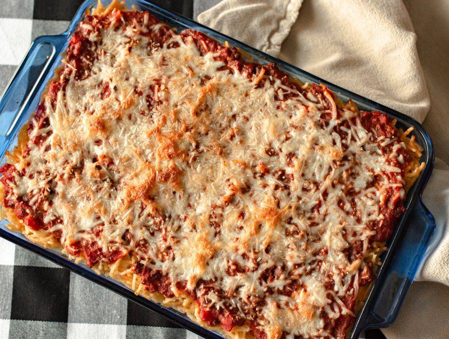S mljevenim mesom i tri vrste sira: Recept za zapečene špagete iz pećnice