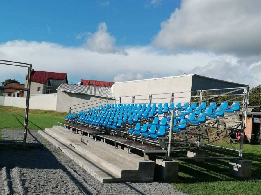 Na glavnom igralištu Nogometnog kluba Požega postavljena montažna tribina