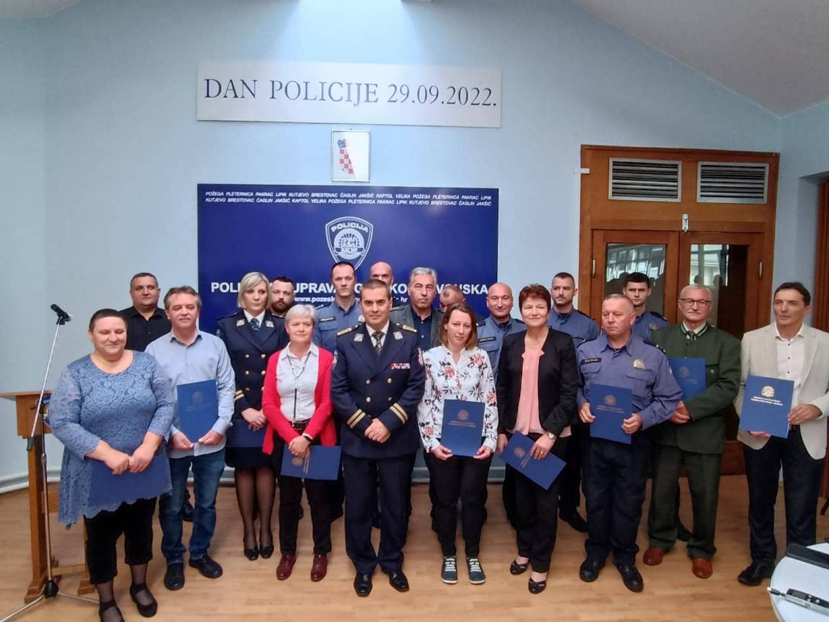 SVEČANO OBILJEŽEN DAN POLICIJE: Načelnik Grgić pohvalio najbolje od najboljih