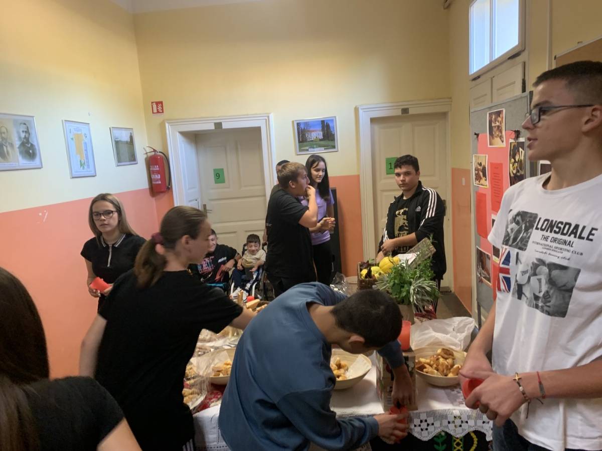 Sa zahvalnošću za plodove zemlje na Poljoprivredno-prehrambenoj školi obilježeni Dani kruha