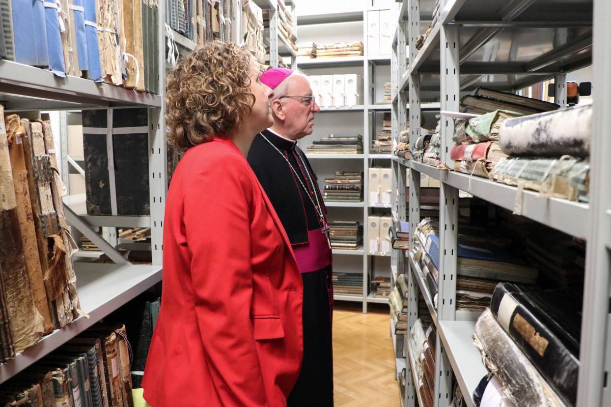 Požeškoj biskupiji vraćene matične knjige oduzete u vrijeme komunističke vladavine