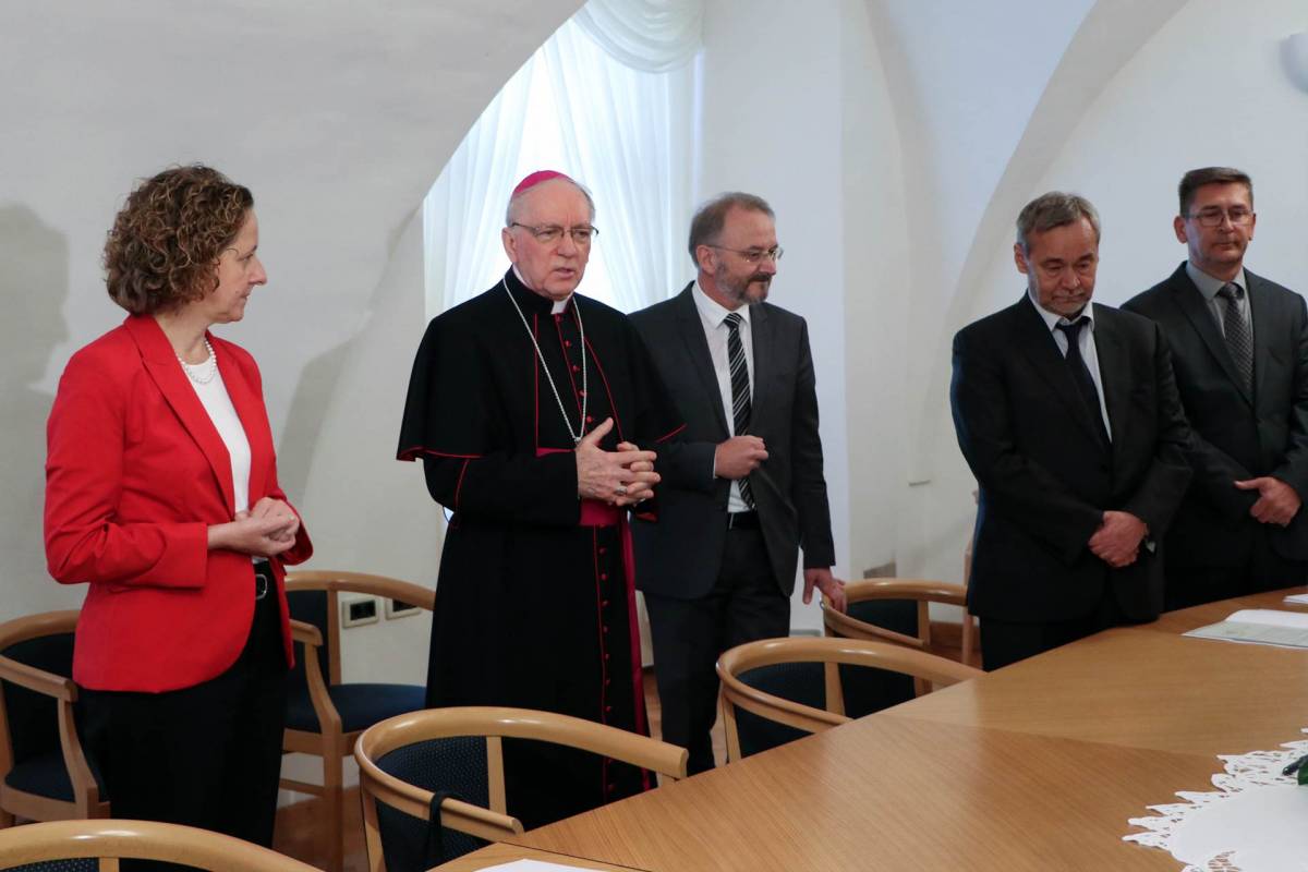 Požeškoj biskupiji vraćene matične knjige oduzete u vrijeme komunističke vladavine