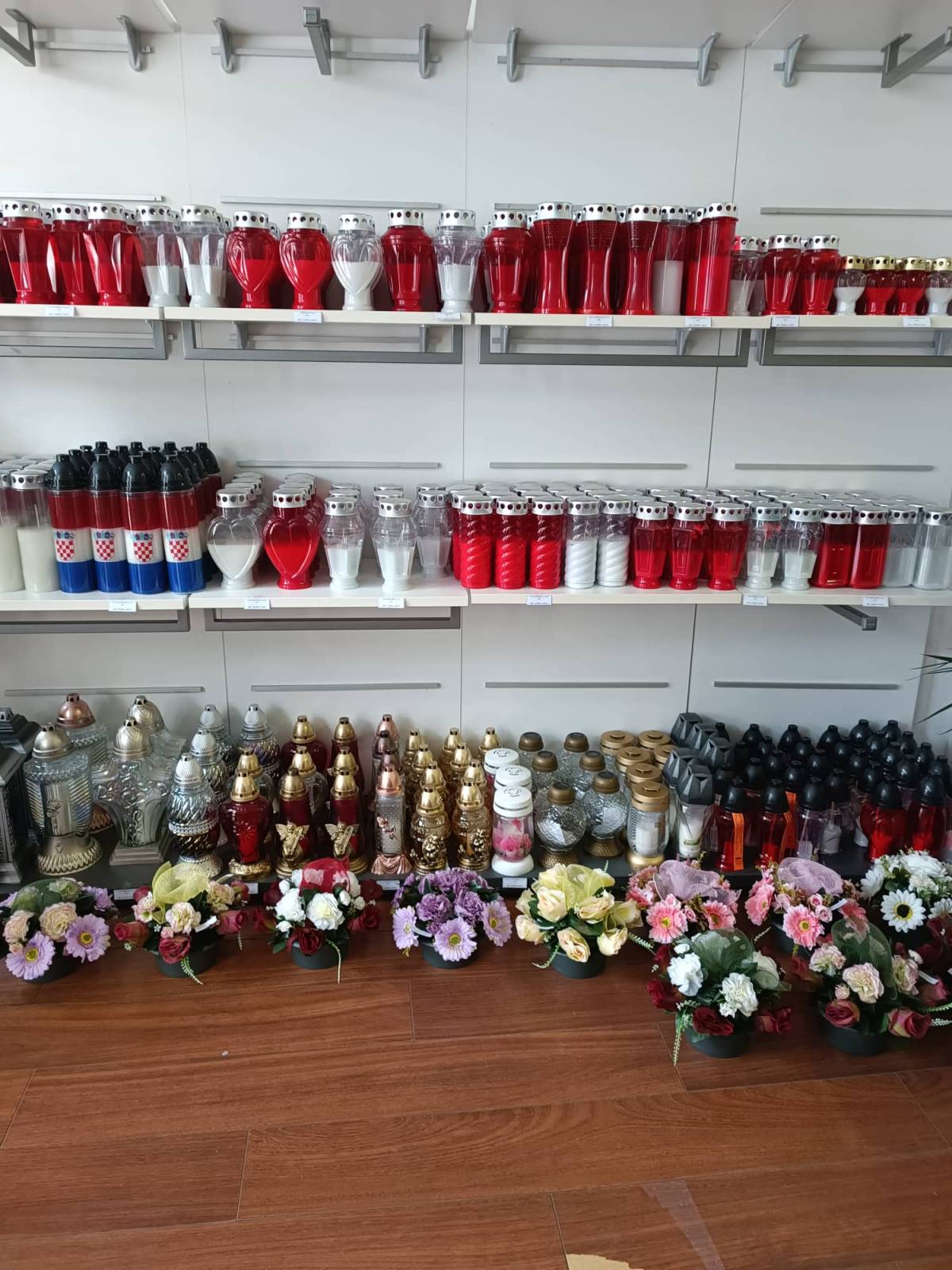 U novootvorenoj cvjećarnici ʺCvjetne kreacije Marinaʺ Požežanima se nude mala umjetnička djela od cvijeća