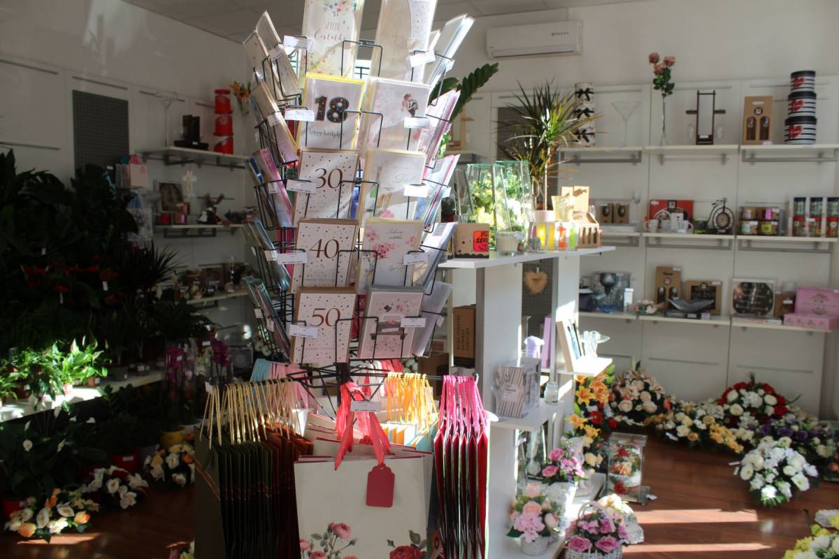 U novootvorenoj cvjećarnici ʺCvjetne kreacije Marinaʺ Požežanima se nude mala umjetnička djela od cvijeća