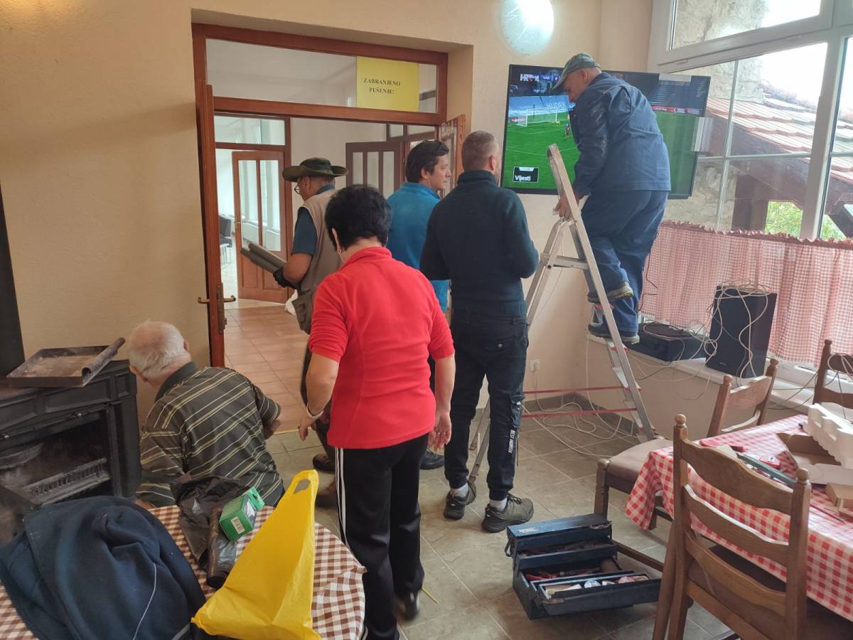 Radna akcija članova HPD ʺSokolovacʺ Požega na PD ʺLapjakʺ u Velikoj