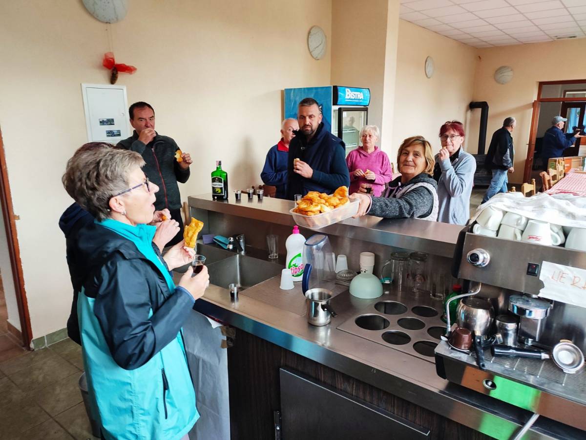 Radna akcija članova HPD ʺSokolovacʺ Požega na PD ʺLapjakʺ u Velikoj