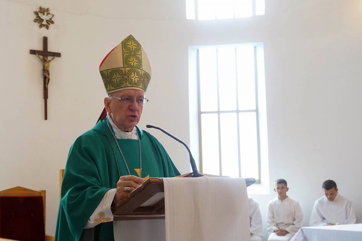 Biskup Škvorčević krstio peto dijete obitelji Tunić