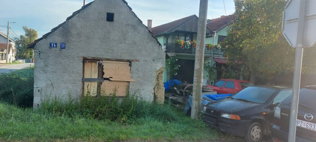 SVAKODNEVNO U OPASNOSTI: ʺSusjedova kuća nam se urušava u dvorište, a nitko ništa ne poduzima!ʺ