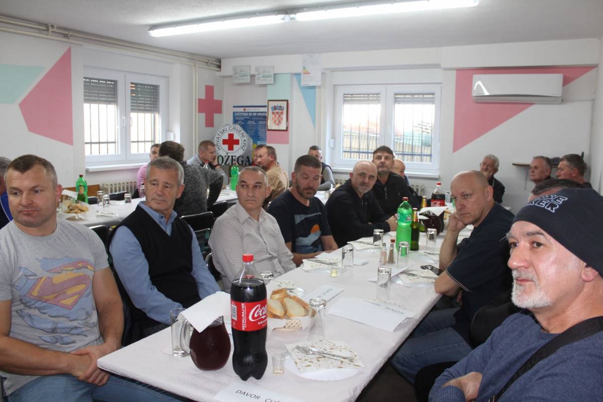 Dodijeljena priznanja višestrukim darivateljima krvi